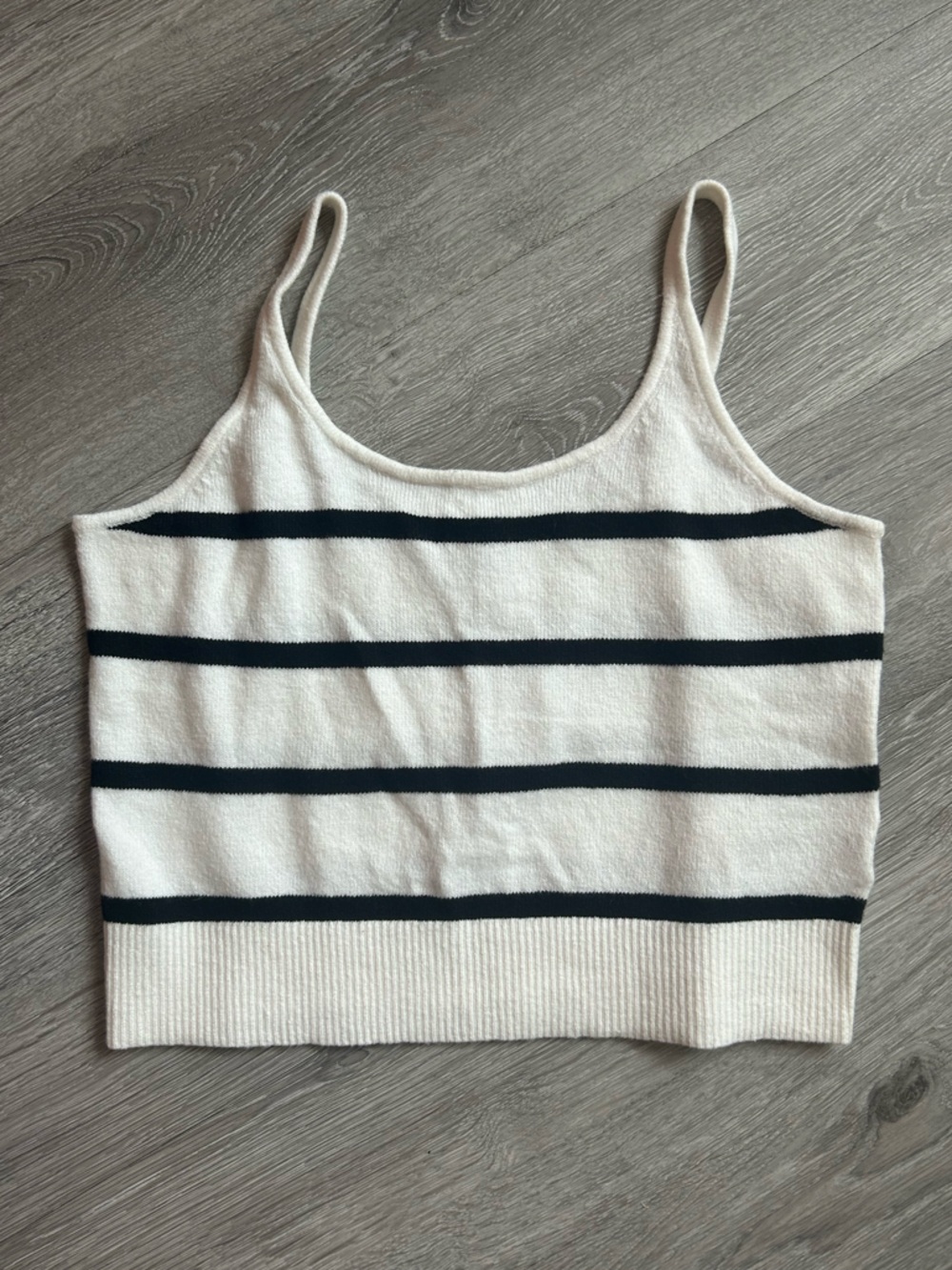 Old Navy White and Black Striped Knit Cropped Tank Medium NWT